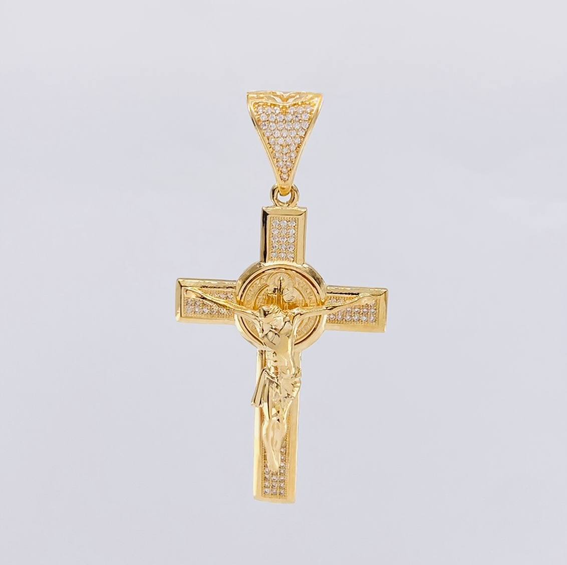 Dije Cruz Cristo San Benito 12g / 2 1/2 in Oro Amarillo 18K