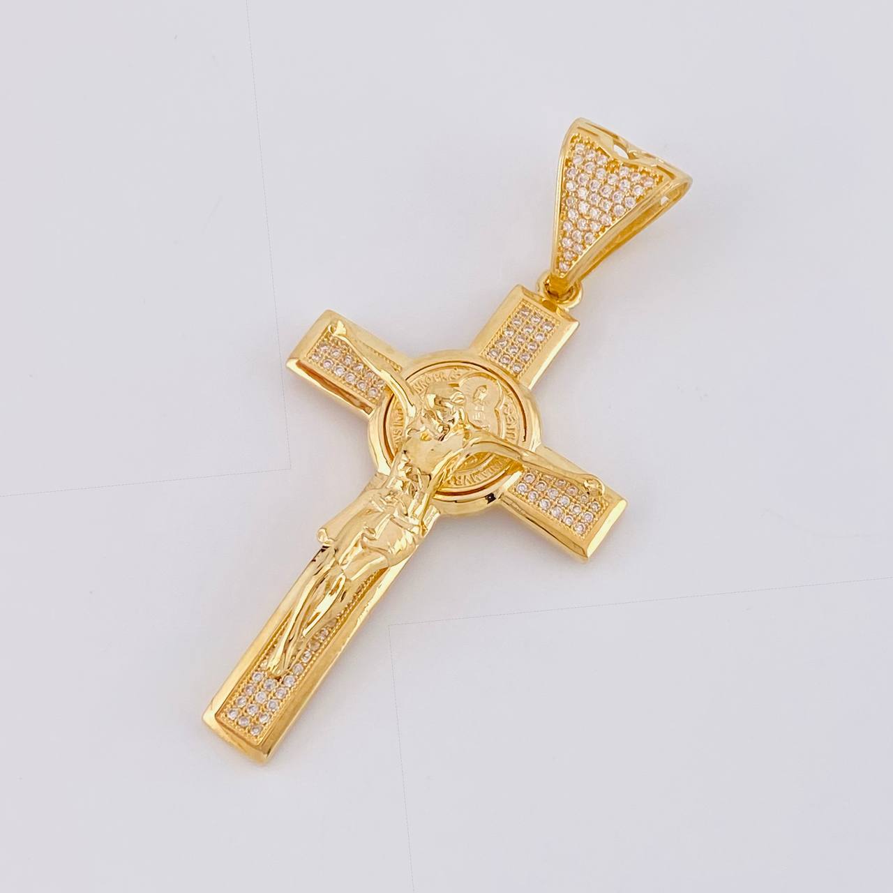 Dije Cruz Cristo San Benito 12g / 2 1/2 in Oro Amarillo 18K