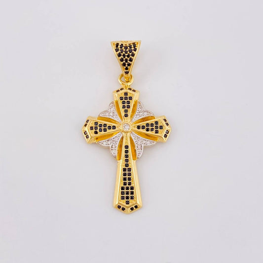 Dije Cruz Floral 6.6g / 1 3/4 in Dos Oros Amarillo Blanco 18K