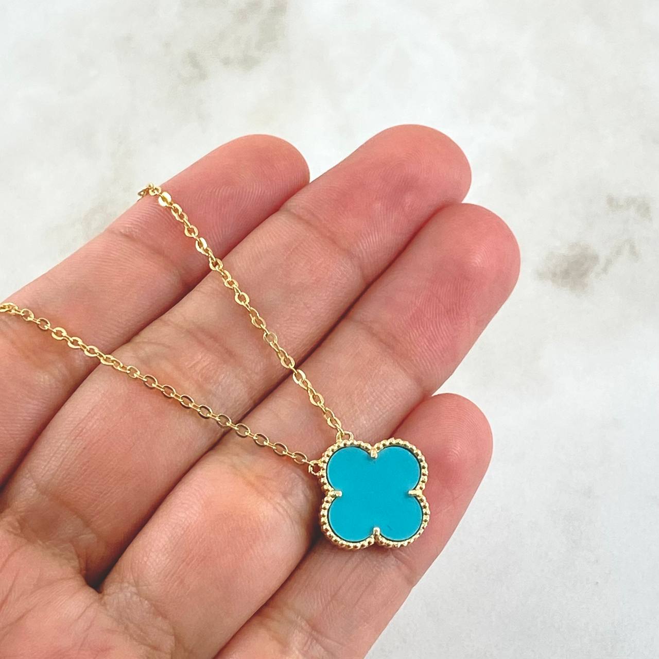 Cadena Aro Seguido Trébol VCyA 3.65gr / 45cm / 1.5mm Punteado Cuarzo Azul Celeste Mate Oro Amarillo  18K