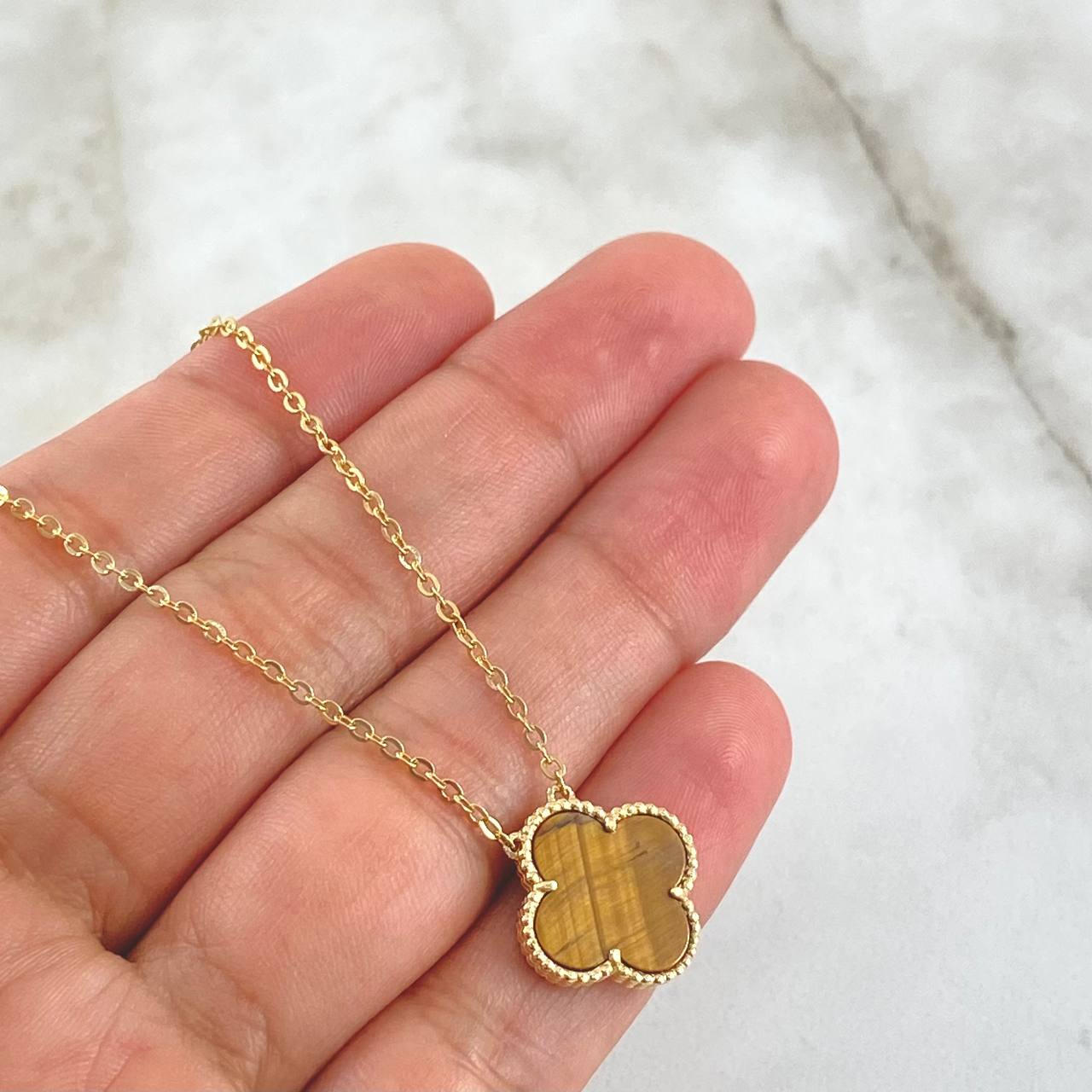 Cadena Aro Seguido Treból VCyA 3.85gr / 45cm / 1.5mm Ojo De Tigre Punteado Oro Amarillo  18K