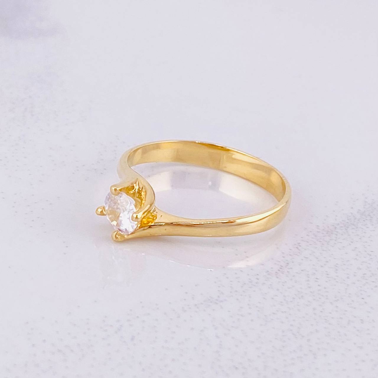 Solitaire Ring 2.2g / T5 3/4 Yellow Gold 18K