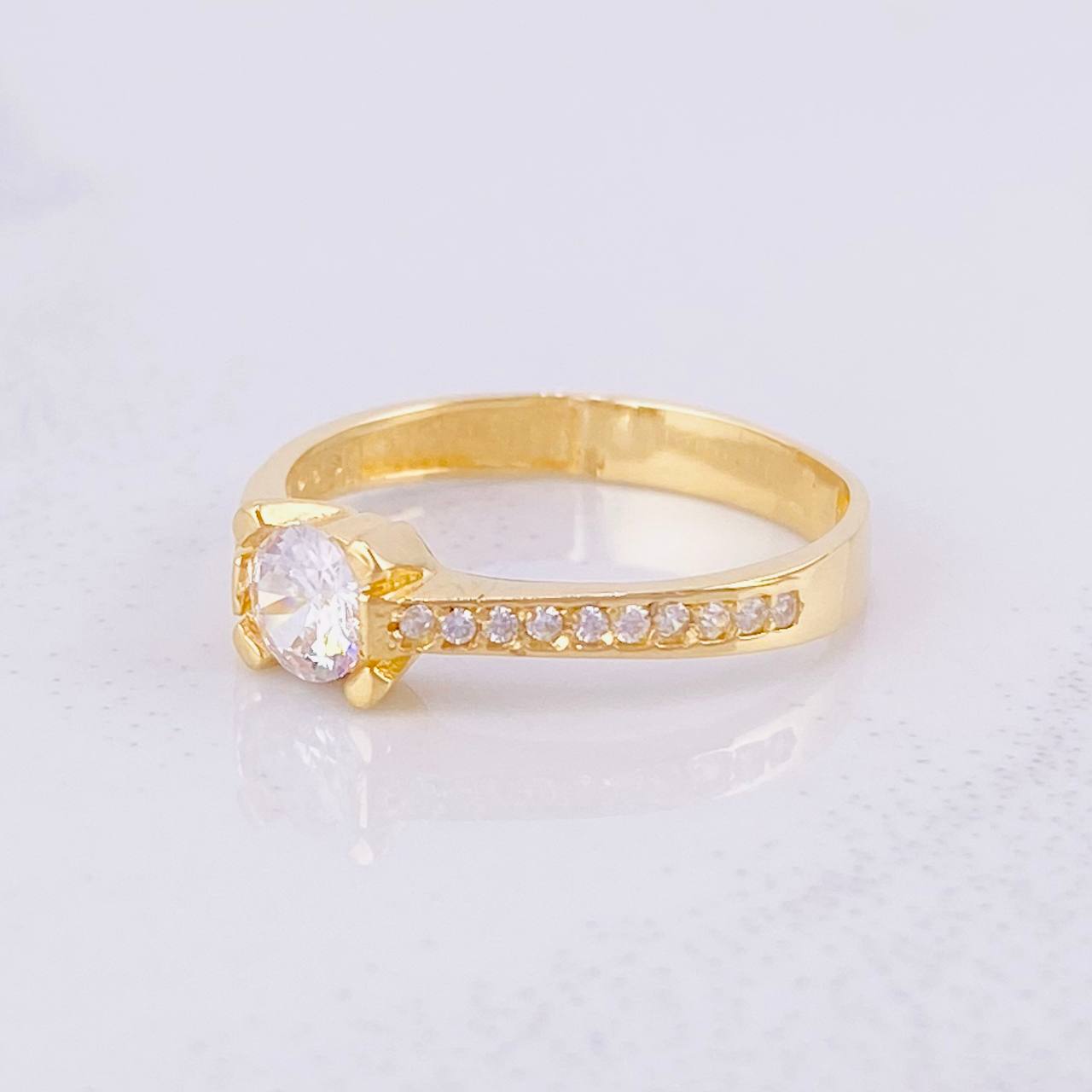Solitaire Ring 1.95g / T5 3/4 Yellow Gold 18K
