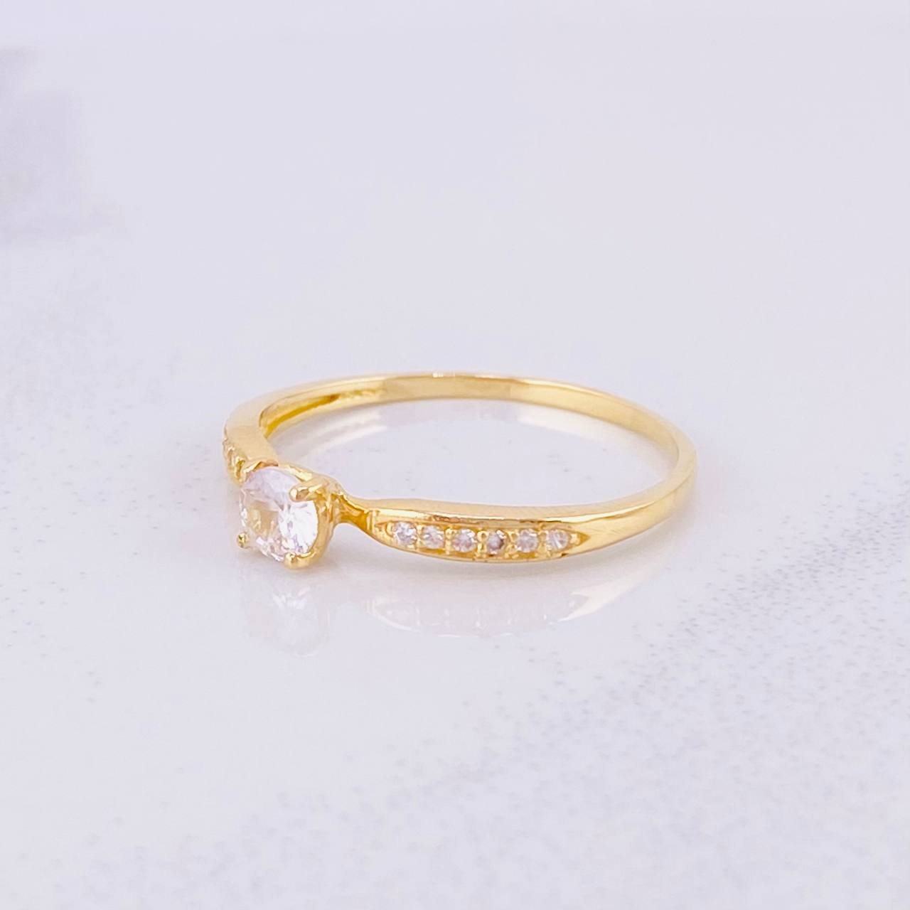 Anillo Solitario 1.4g / T7 3/4 Oro Amarillo 18K