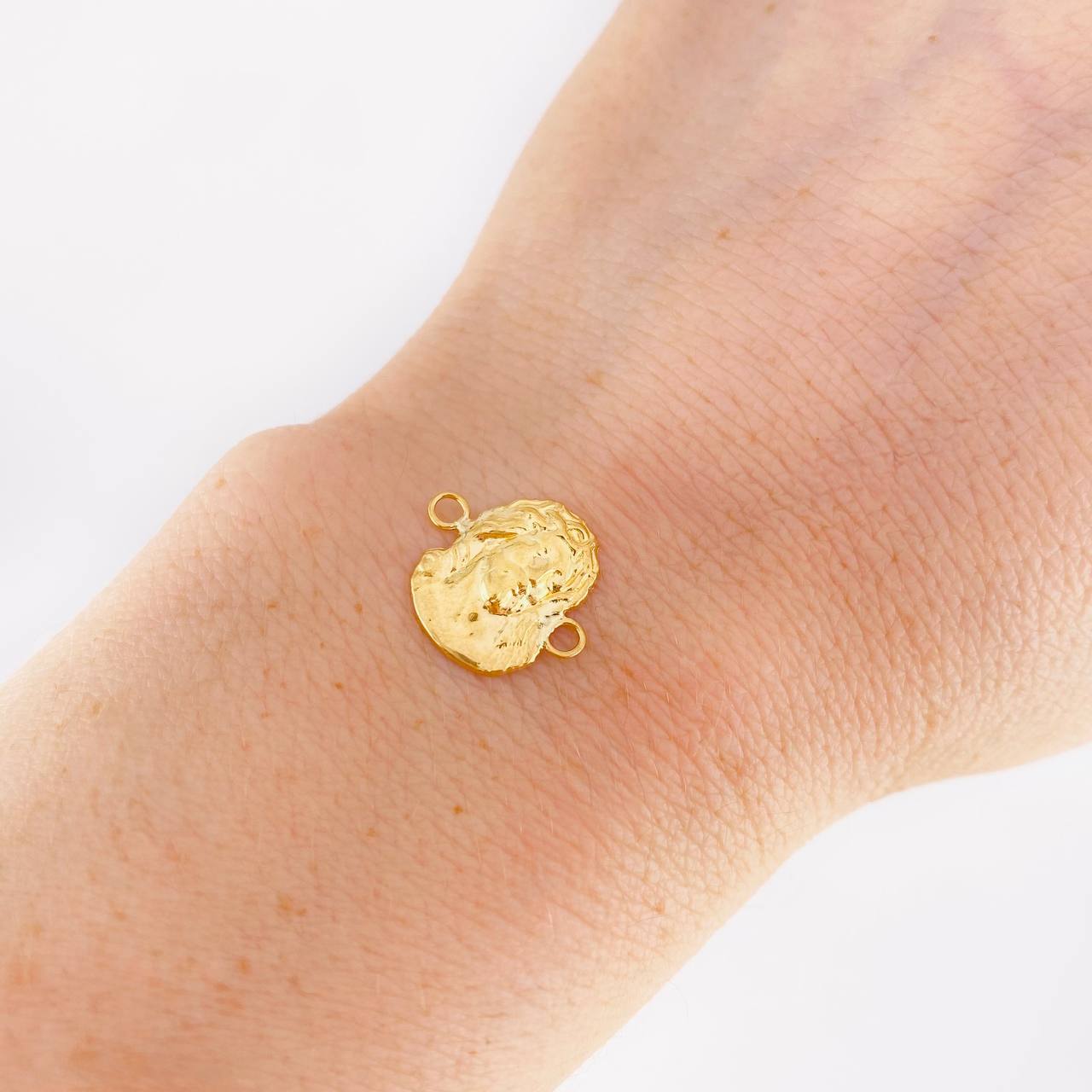 Herraje Rostro Cristo 0.75g / 1/2 in Oro Amarillo 18K