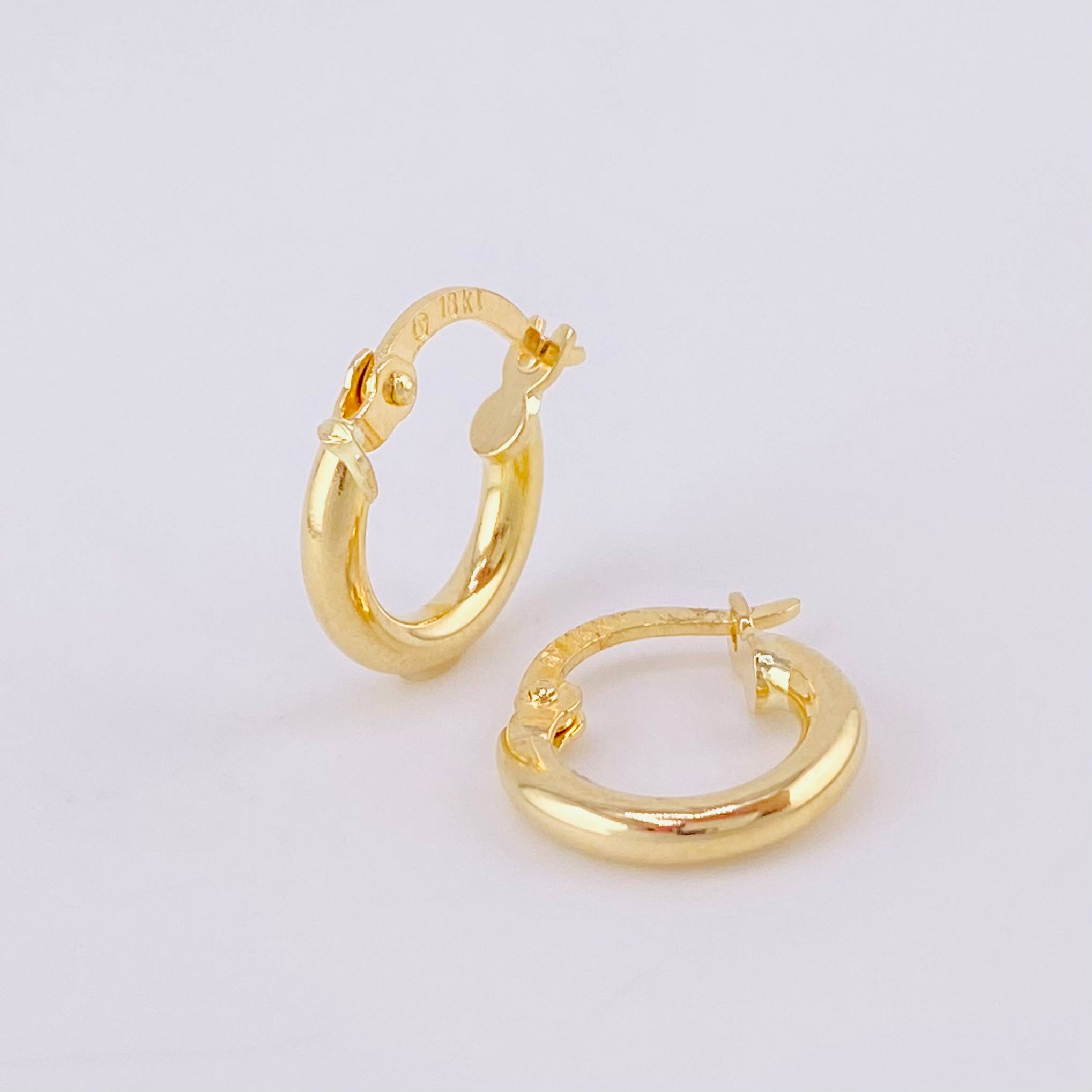 Candongas Vick 0.95g / 1/2 in Oro Amarillo 18K