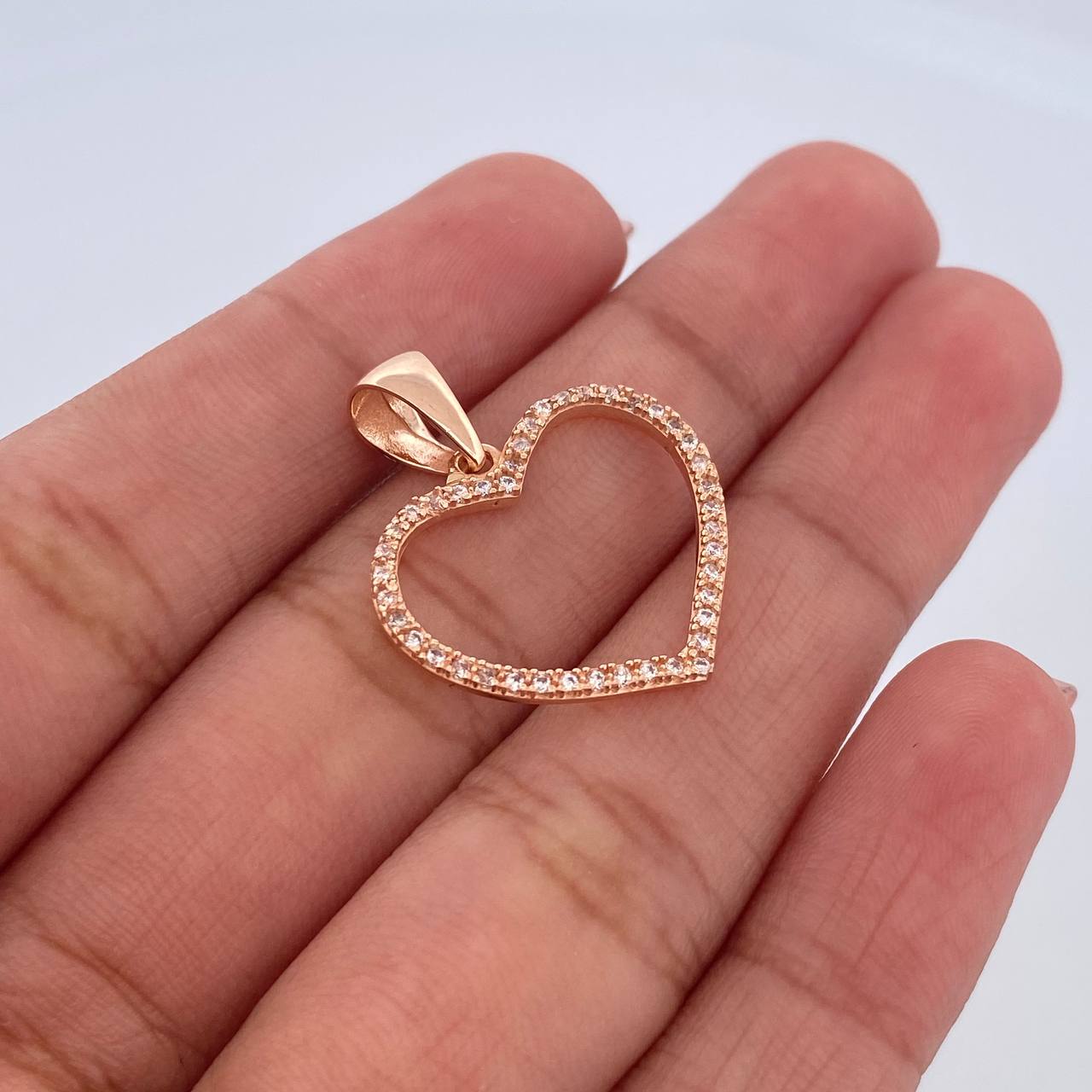 Pendant Heart Silhouette 1.55gr / 2.5cm / White Zirconia 18K Rose Gold $