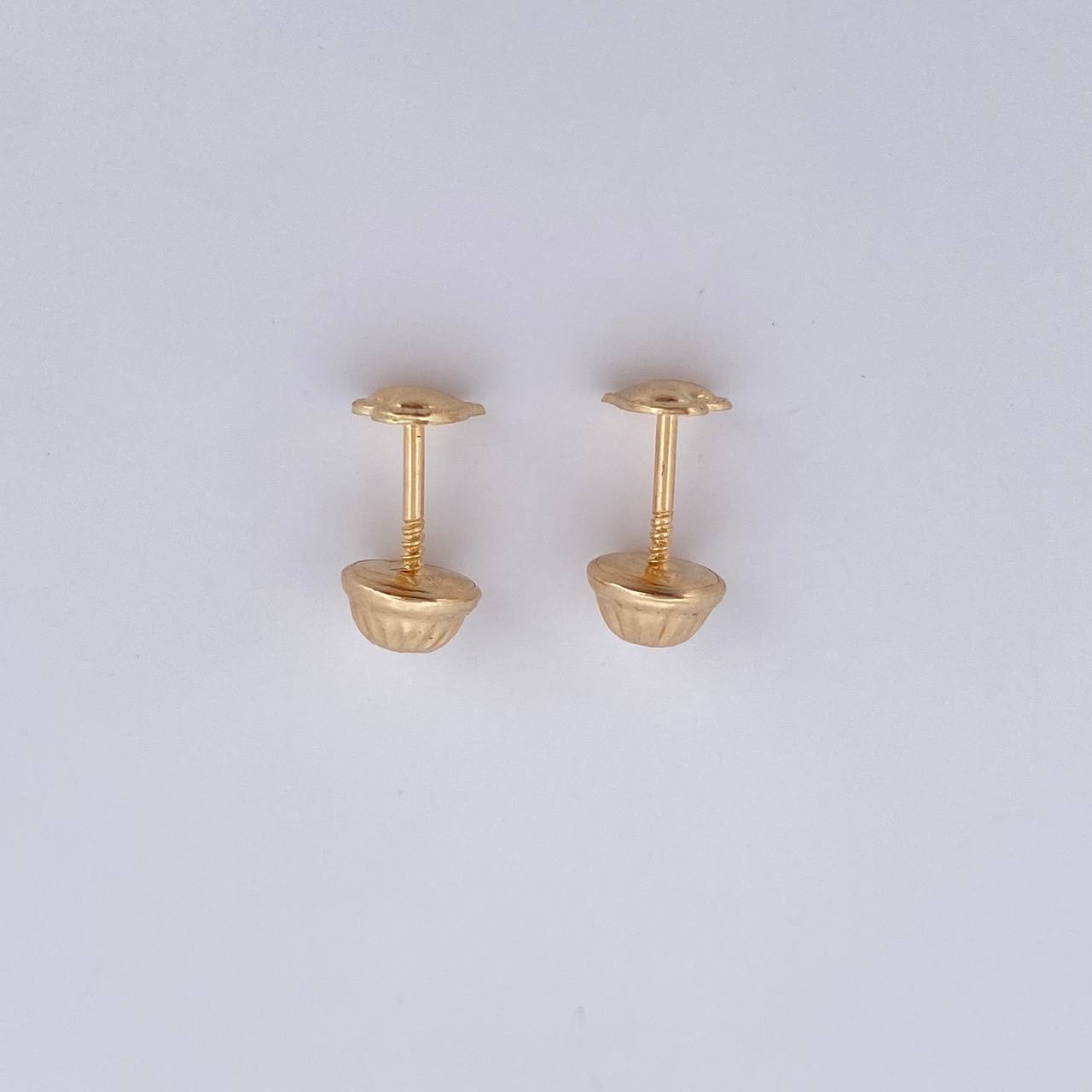 Stud Earrings Heart 0.5gr / Yellow Gold Dotted 18K $