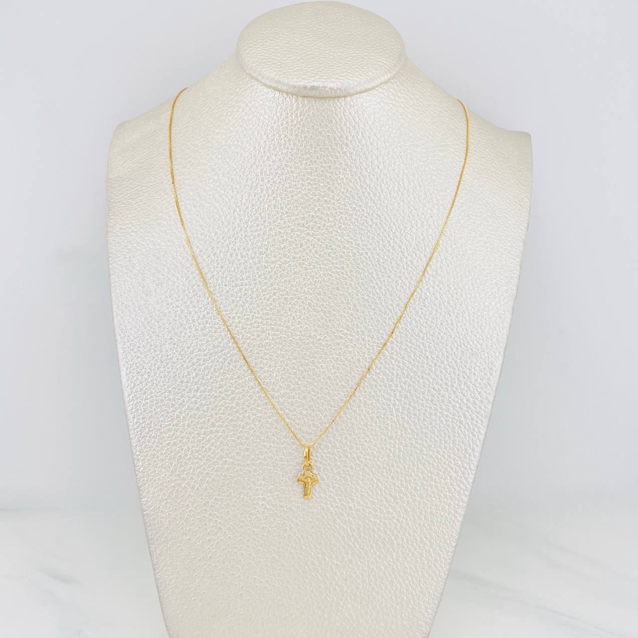 Venetian Chain + Christ Cross Pendant / 1.5g / 20 in 18K Yellow Gold