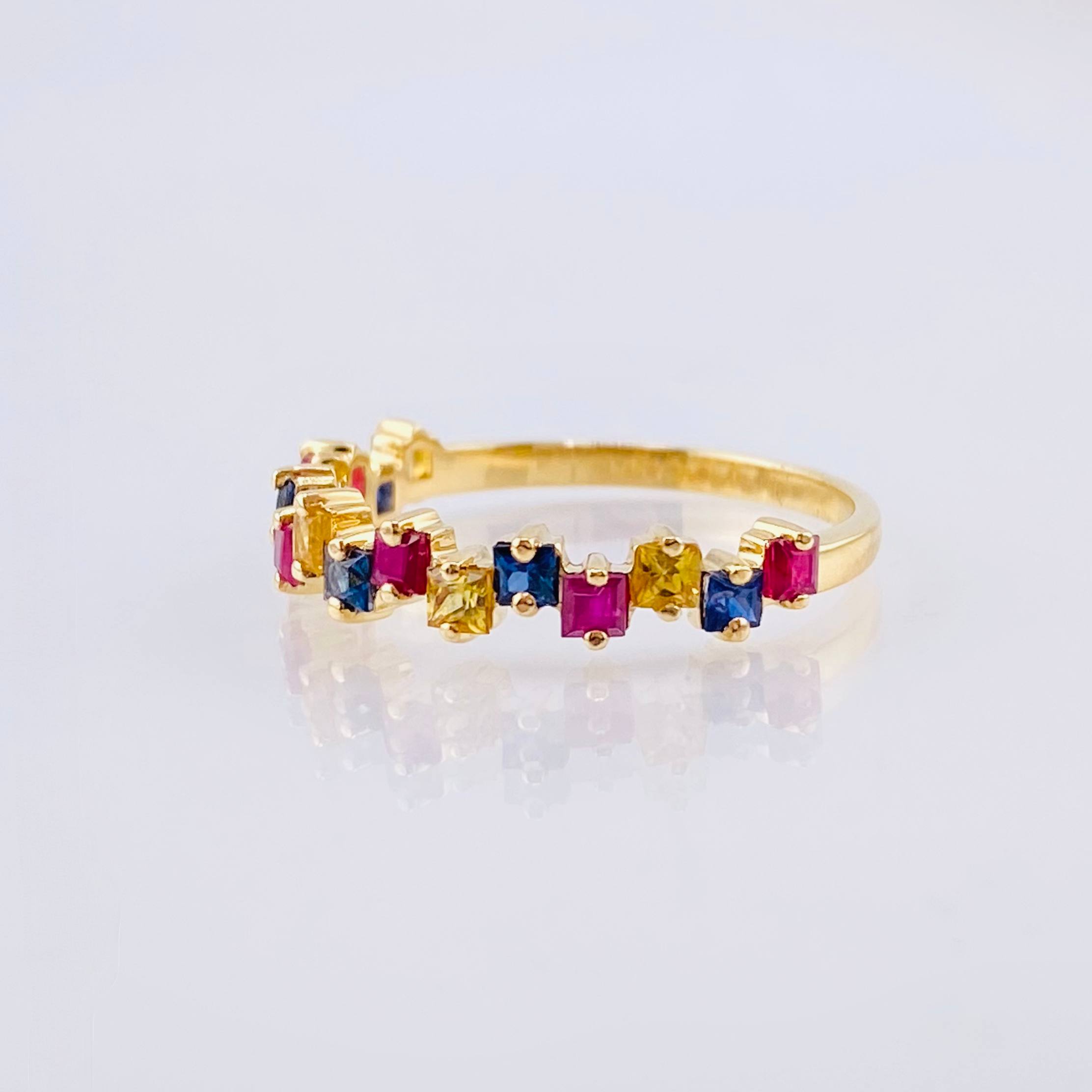 Anillo Zafiros Amarillos Azules Fucsias 91pts 1.9gr / T6 1/2 / Oro Amarillo 18K