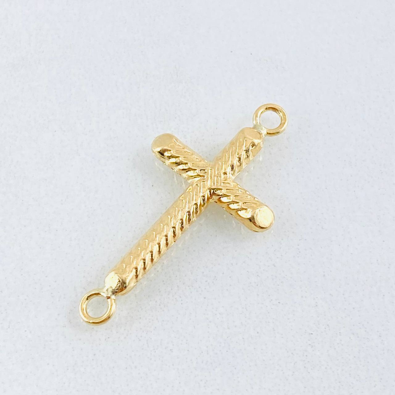 Herraje Cruz 0.85gr / 1 1/2 in / Oro Amarillo 18K