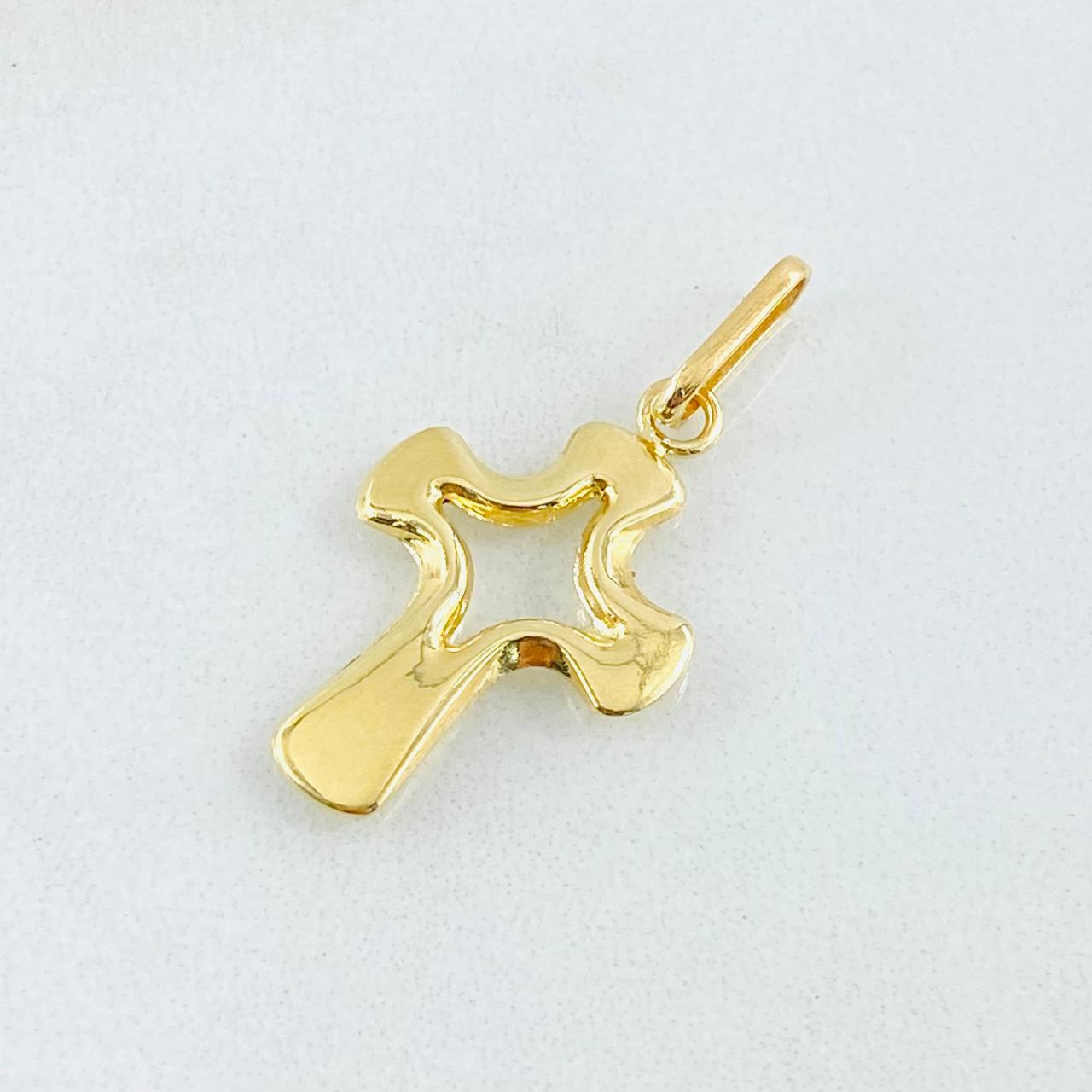 Dije Cruz Arcana 1.1gr / 1 1/4 in / Oro Amarillo 18K ©