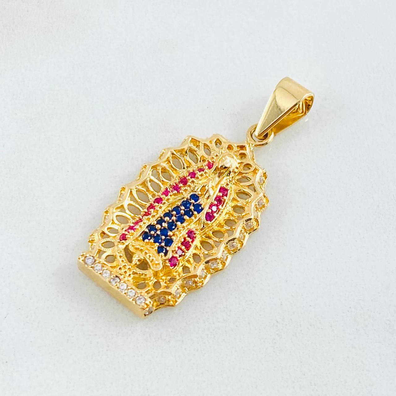 Dije Virgen Guadalupe 4.4gr / 1 1/4 in / Oro Amarillo 18K ©