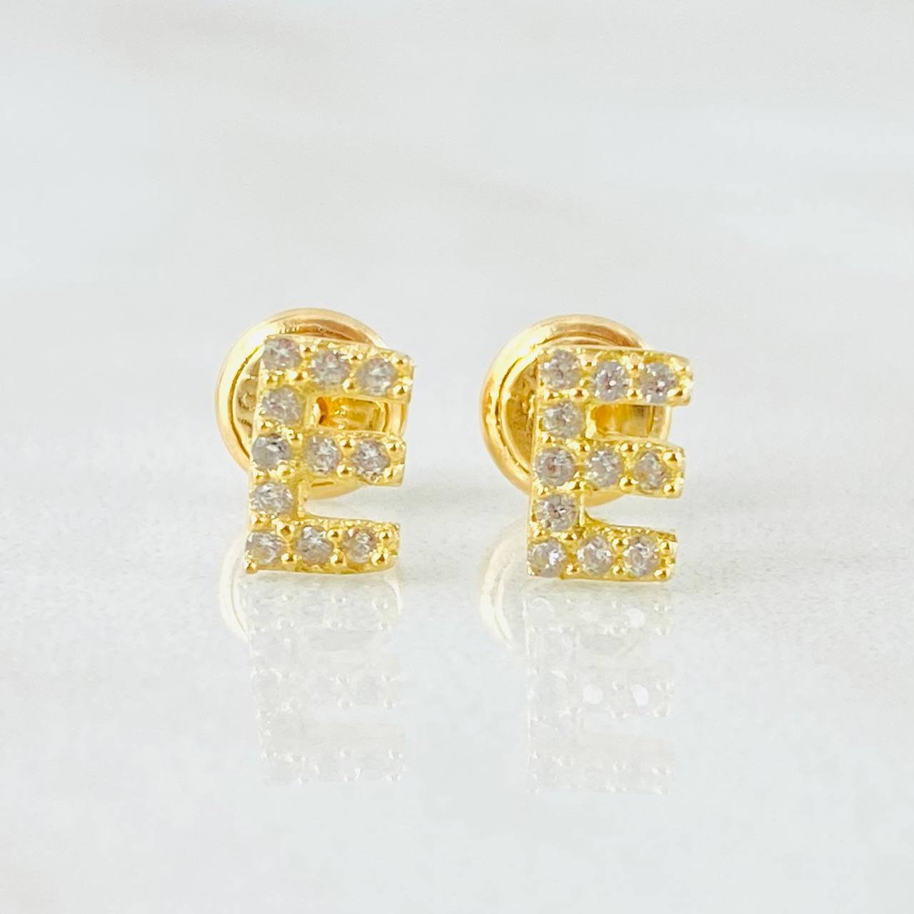 Topos Letra E 0.85gr / Oro Amarillo 18K *