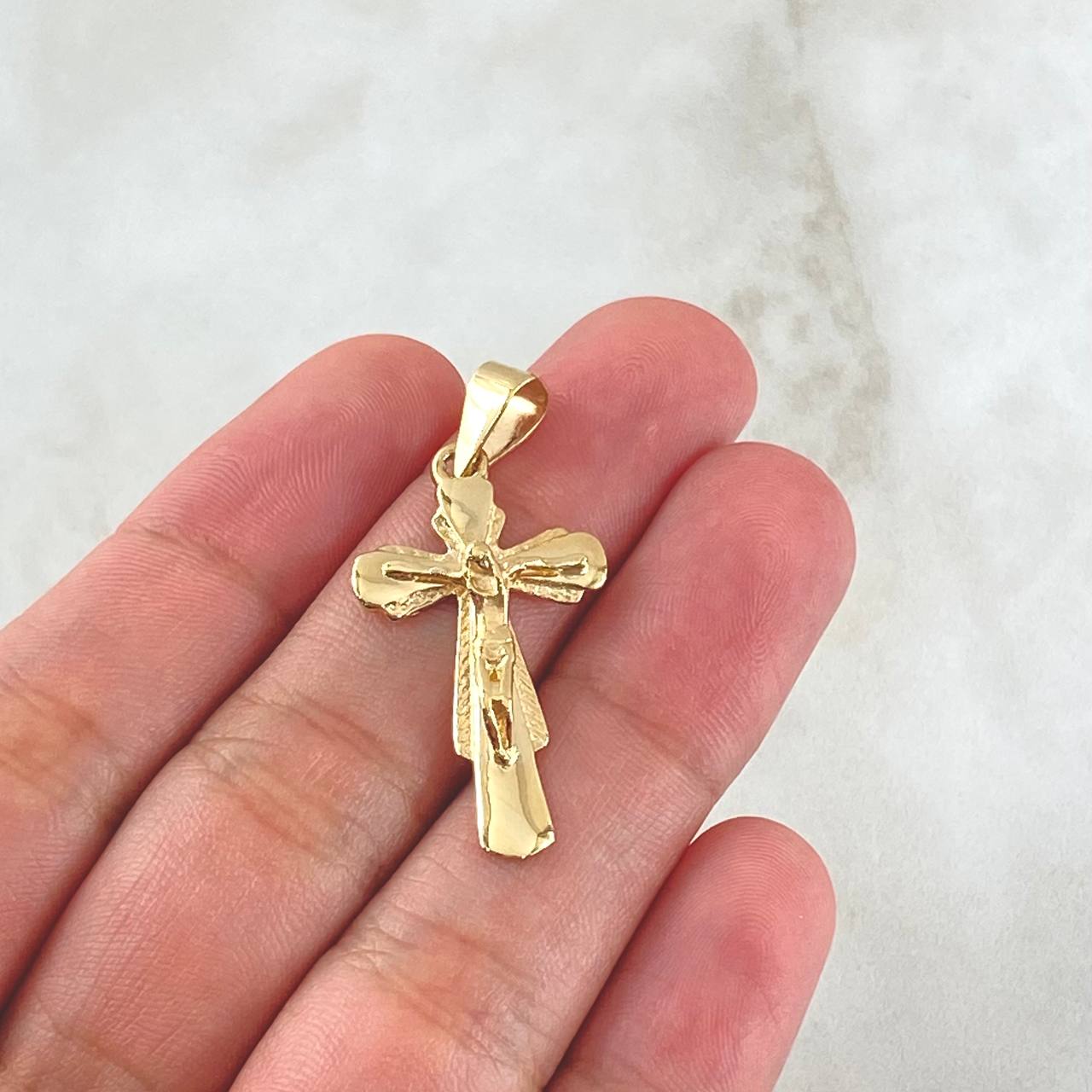 Pendant Cruz Cristo 2.9gr / 3.7cm / Edged Yellow Gold 18K