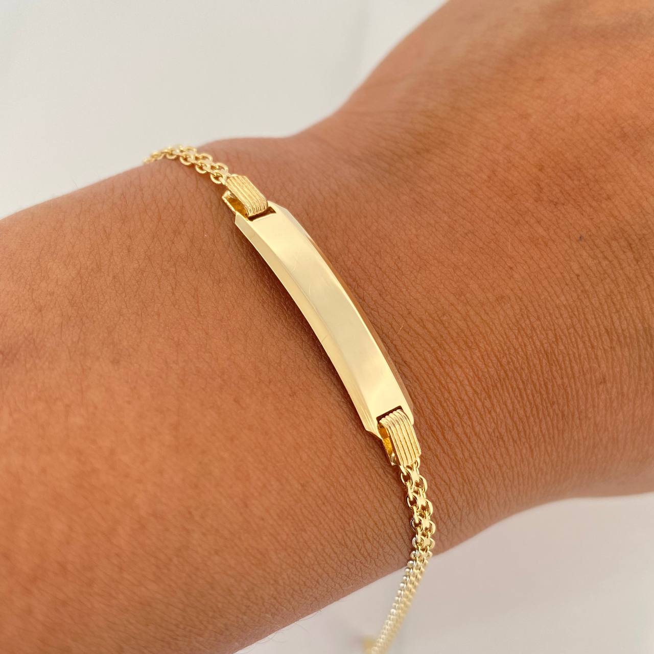Pulso Chino Placa Rectangular 3.35 g / 6 3/4 in / 2.2 mm Oro Amarillo 18K