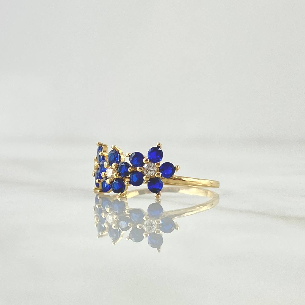 Trio Snowy Flower Ring 1.75gr / Size 6 / White and Blue Zircons 18K Yellow Gold