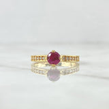 Solitaire Ring In Center 2.95gr / Size 6 1/4 / White and Fuchsia Zircons 18K Yellow Gold