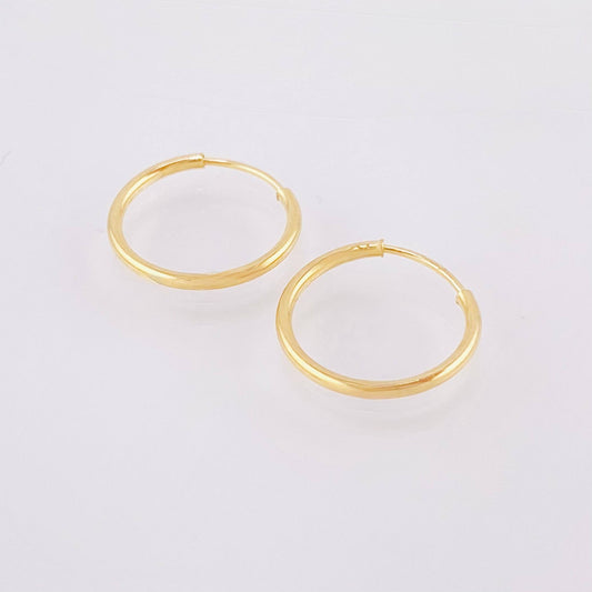 Candongas Aro Liso 0.55 g / 1/2 in Oro Amarillo 18K