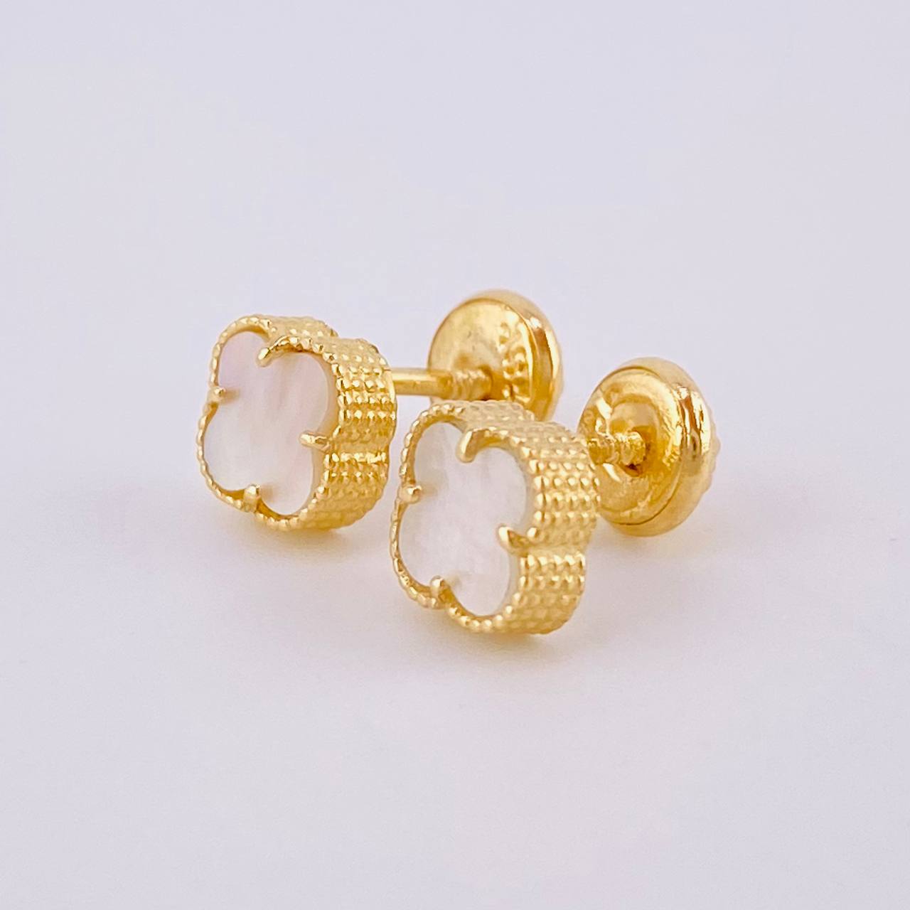 Topos Trebol Blanco 1.3 g / in / 6.3 mm Oro Amarillo 18K