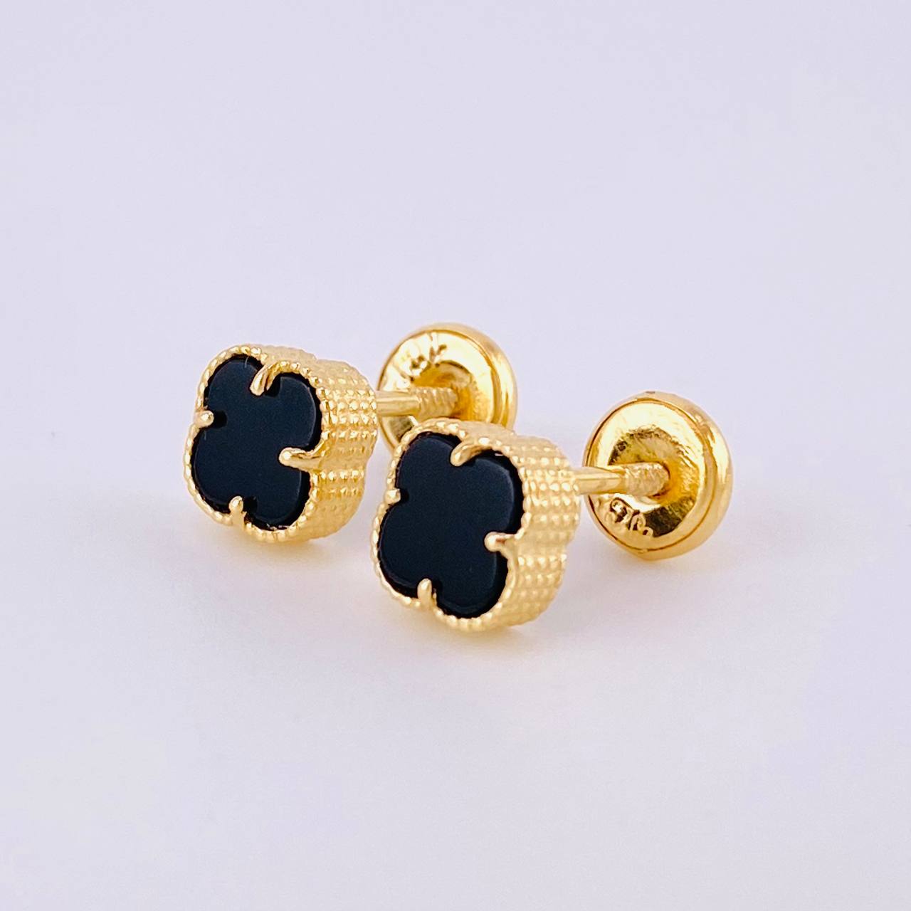 Topos Trebol Onix Negro 1.35 g / in / 6.2 mm Oro Amarillo 18K