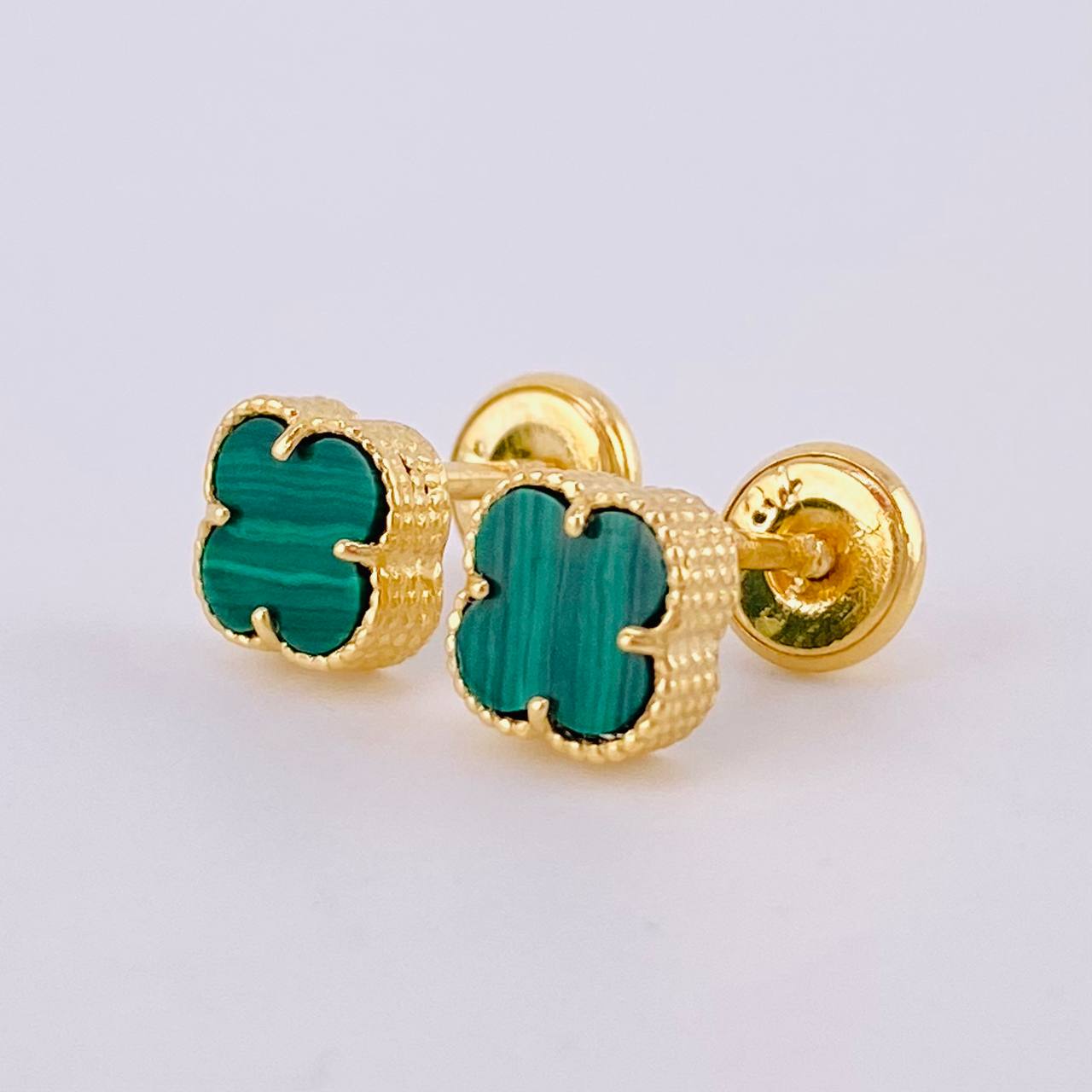 Clover Stud Earrings Green 1.3 g / in / 6.3 mm Yellow Gold 18K