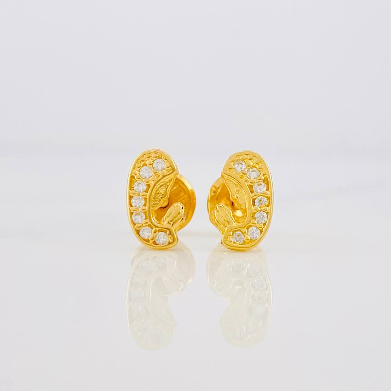 Topos Virgen Maria 0.6g / in / 3.1mm Oro Amarillo 18K