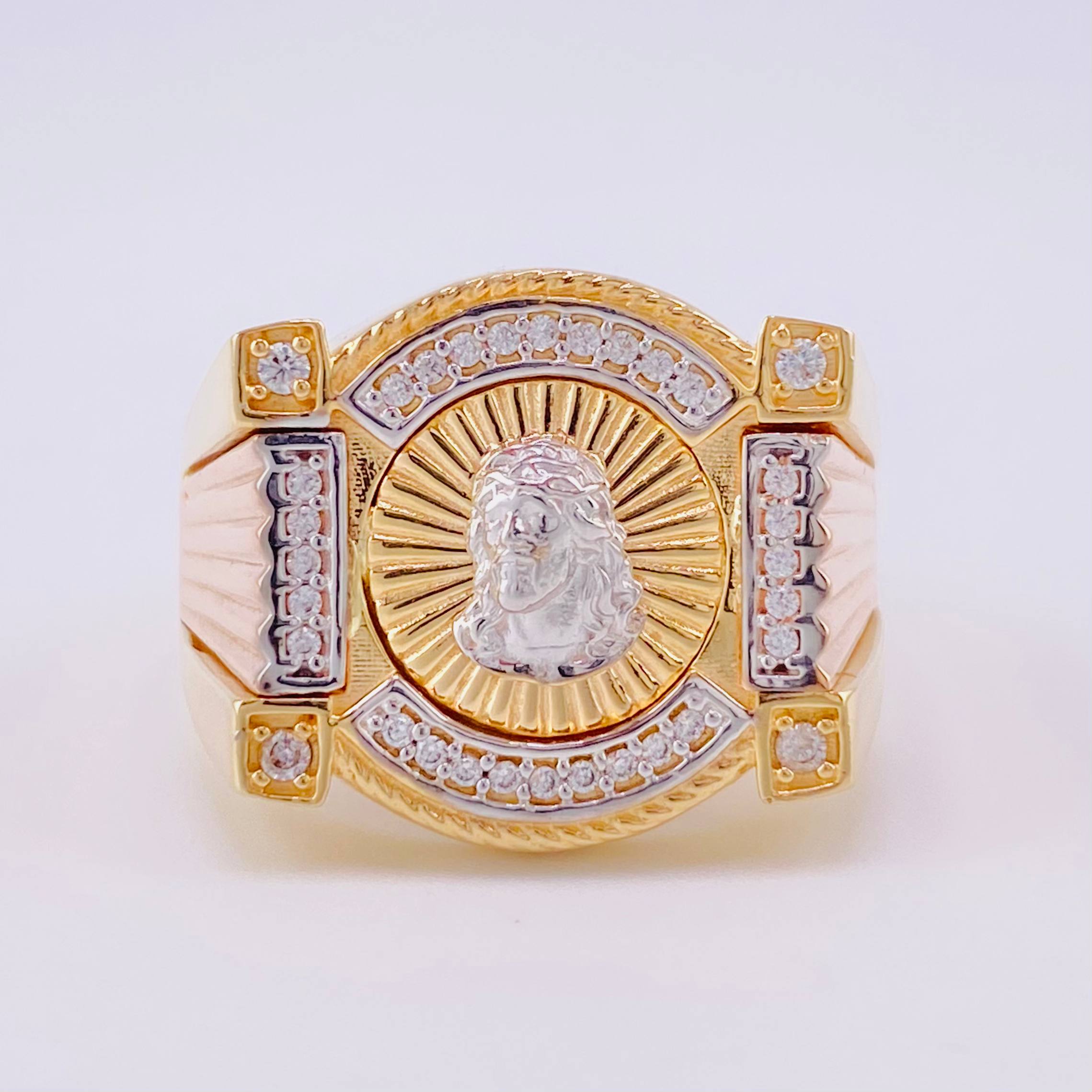 Anillo Sello Rectangular Cristo 11.7g / T10 1/2 Tres Oros 18K