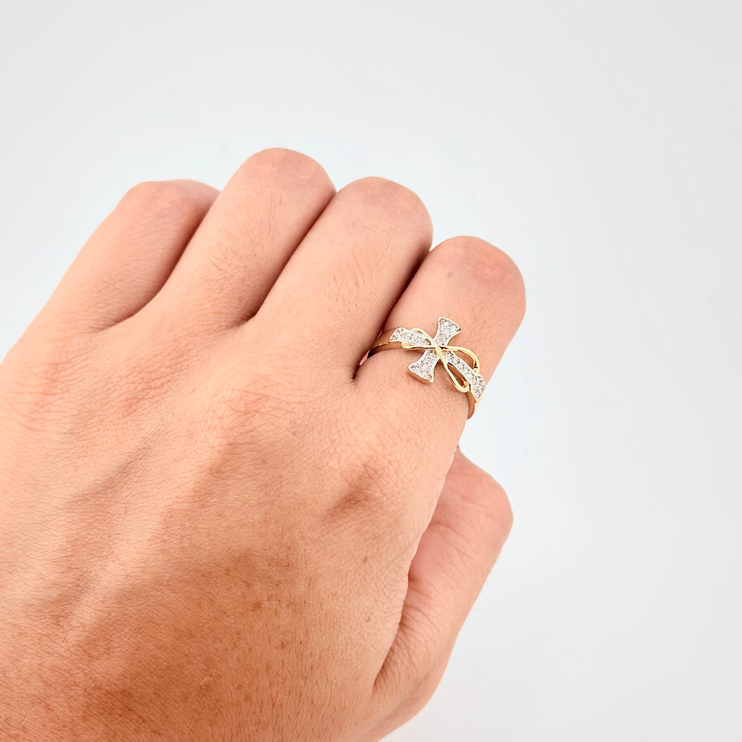 Anillo Cruz Infinito 2.95g / T6 3/4 Oro Amarillo 18K