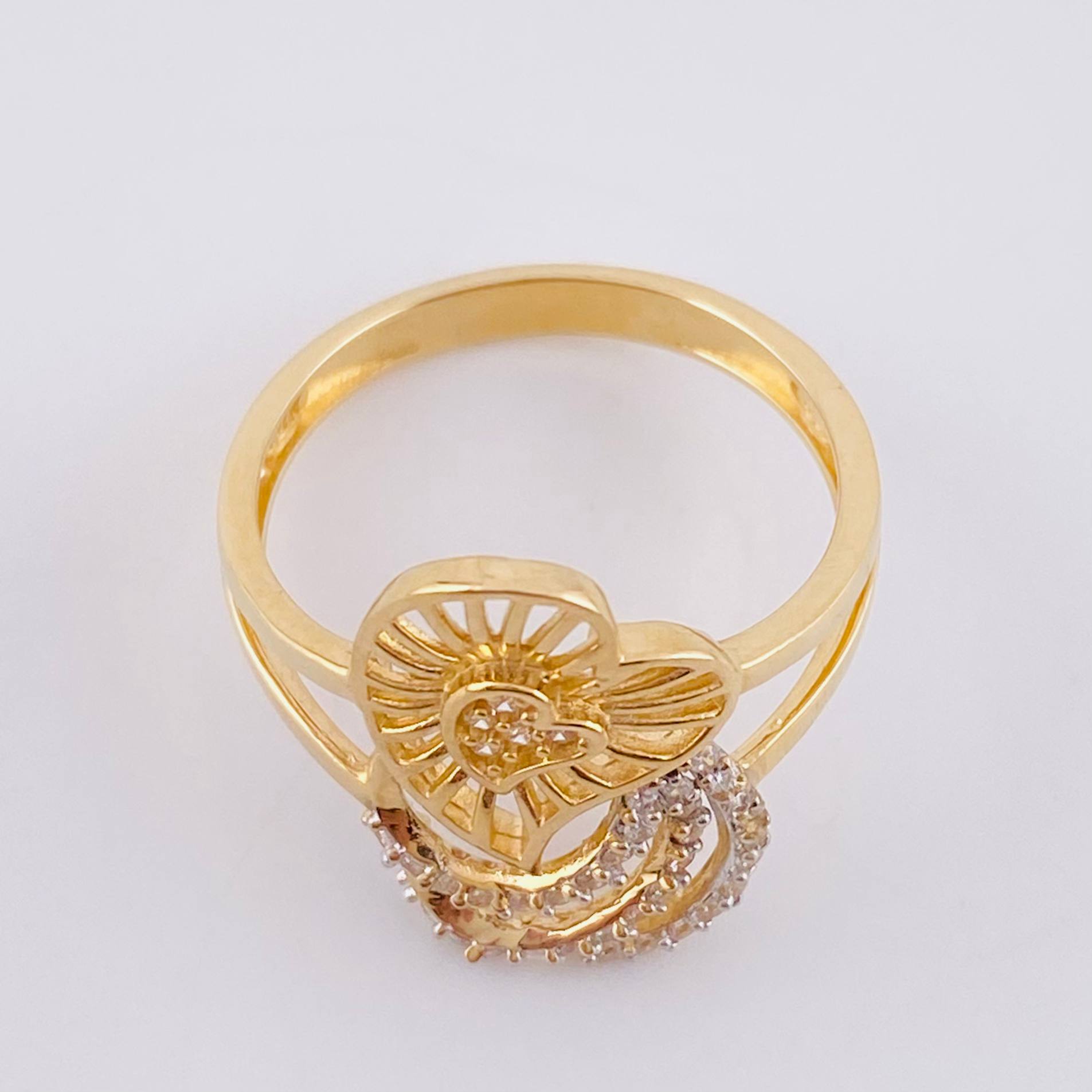 Filigree Heart Ring 3.15g / Size 7 1/4 Yellow Gold 18K