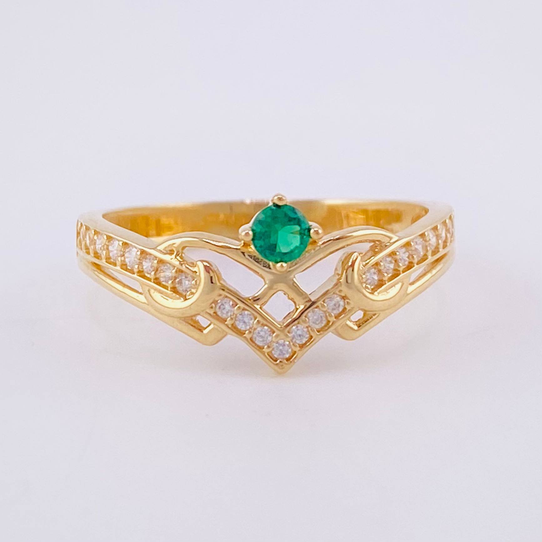 Tiara V Solitaire Ring 2.65g / T7 3/4 Yellow Gold 18K
