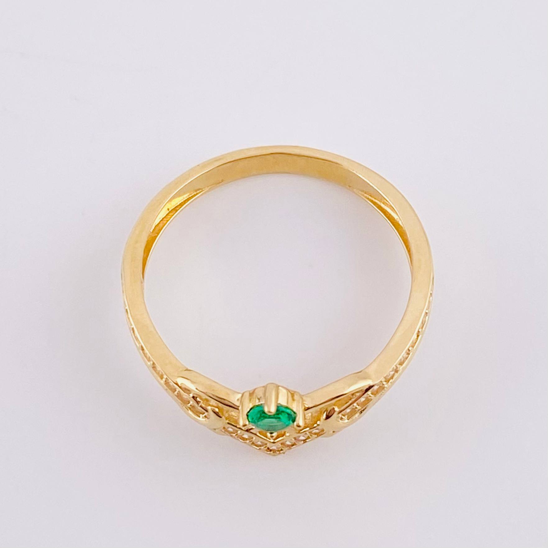 Tiara V Solitaire Ring 2.65g / T7 3/4 Yellow Gold 18K
