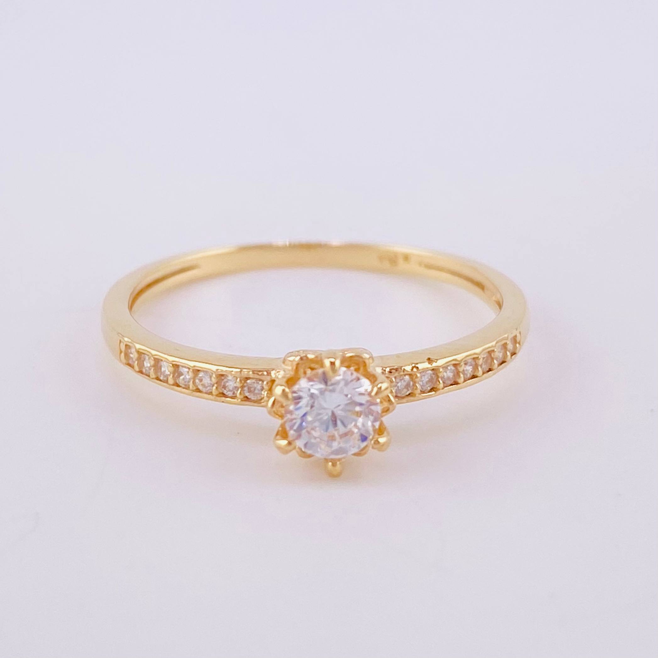 Anillo Solitario Carril Tupido 1.85g / T7 Oro Amarillo 18K