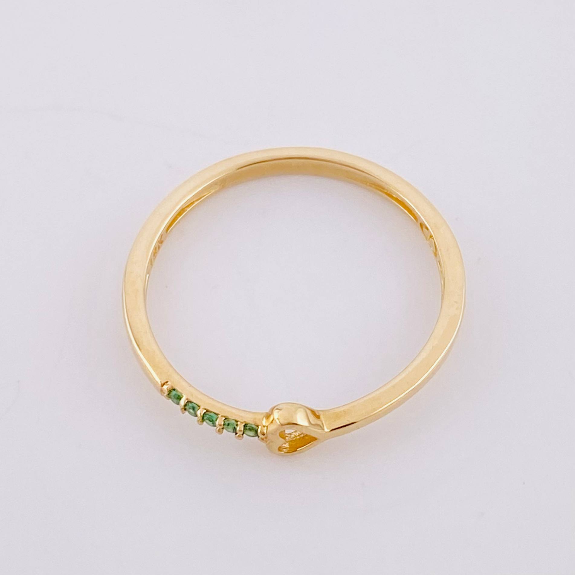 Anillo Linea Corazon Silueta 1.4g / T6 3/4 Oro Amarillo 18K