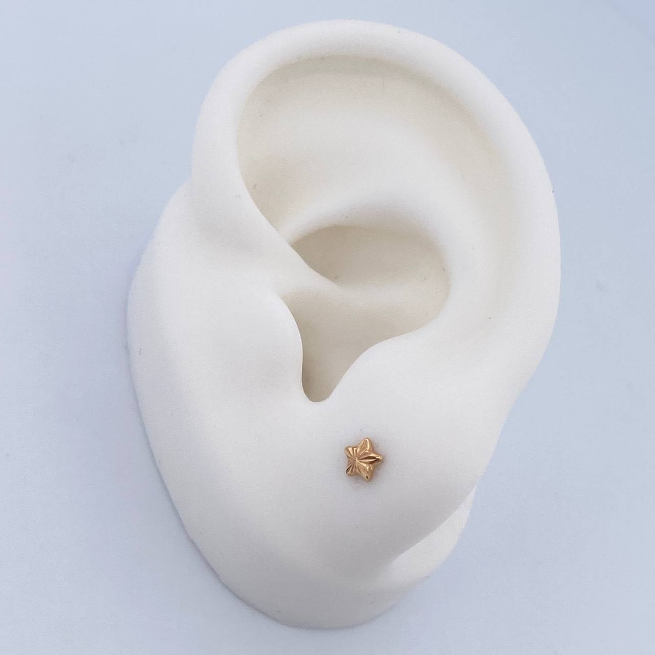 Stud Earrings Star 0.45gr / Diamond Cut Yellow Gold 18K $