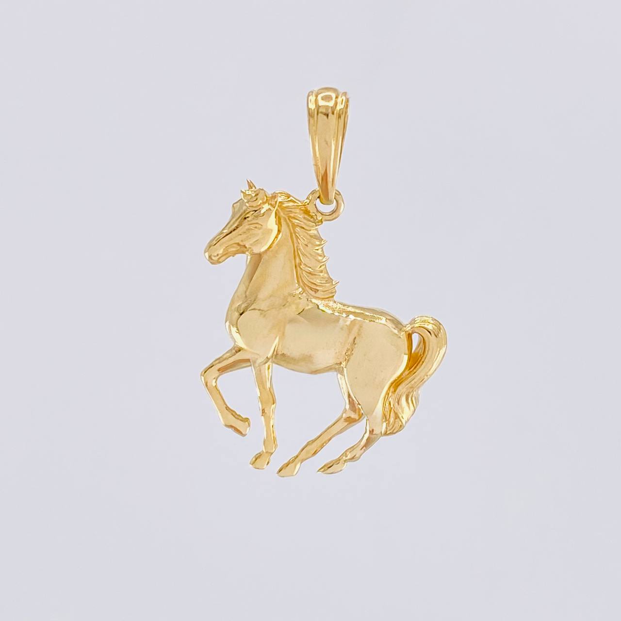 Dije Caballo 4.65g / 1 1/2 in Oro Amarillo 18K