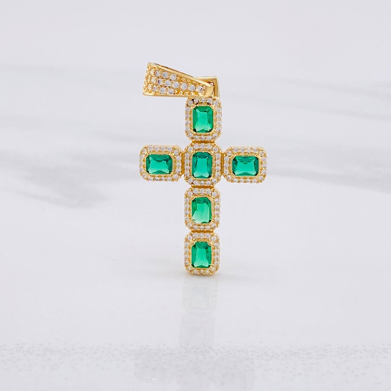 Rectangular Dense Cross Pendant 3.45g / 1 1/2 in Yellow Gold 18K