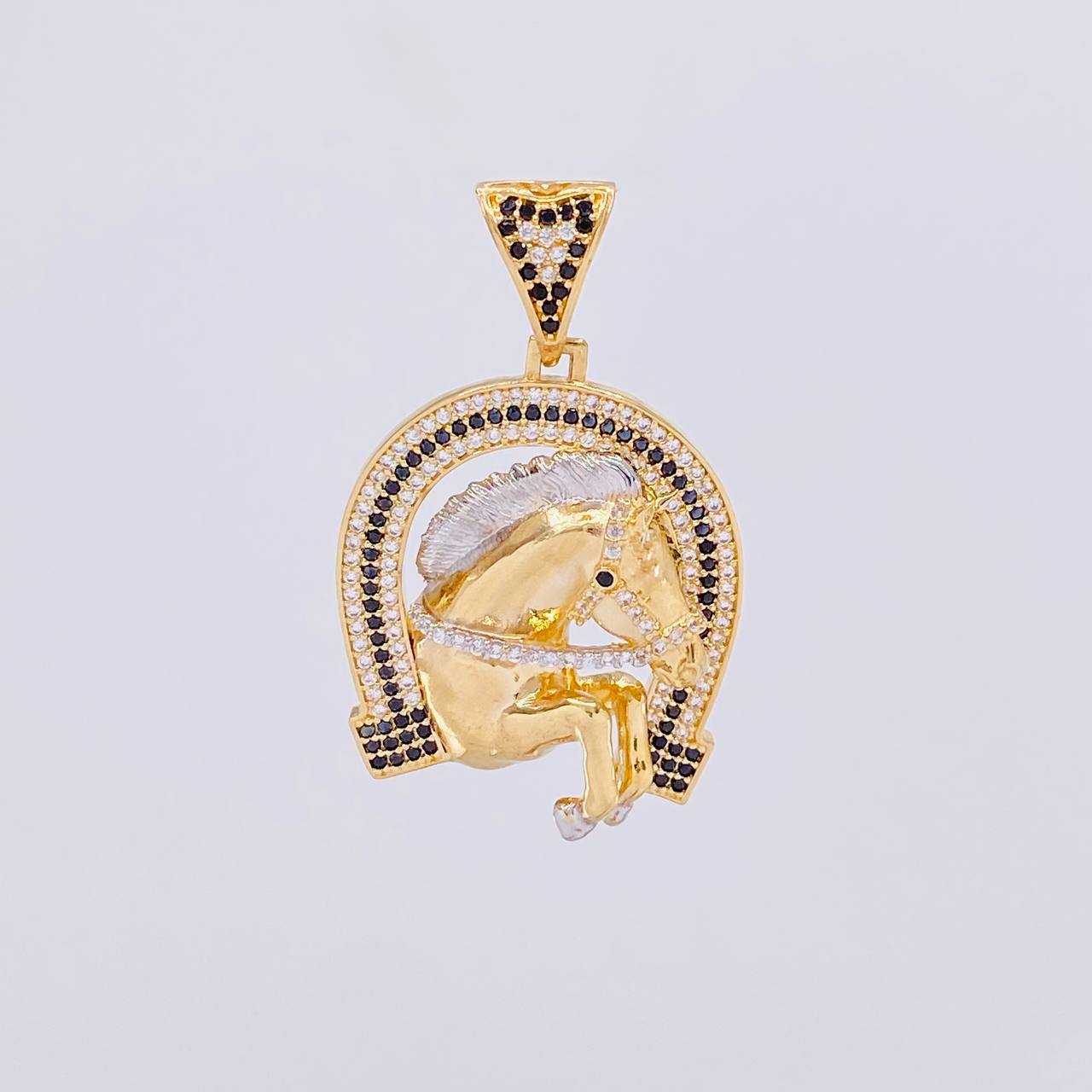 Dije Herradura Caballo 12.6g / 1 1/2 in Dos Oros Amarillo Blanco 18K