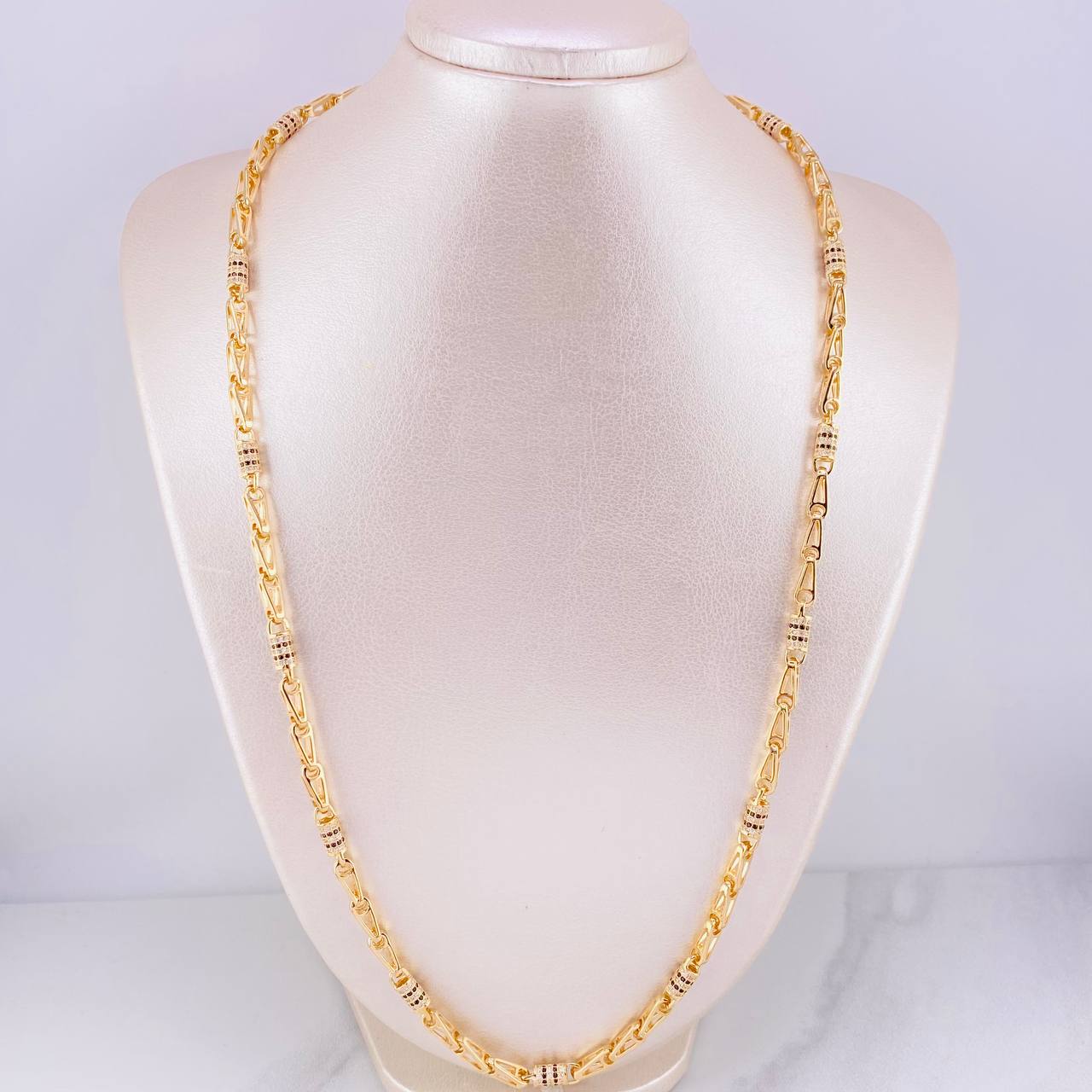 Cadena Rustica Cilindro 52.6g / 28 in / 4.75mm Oro Amarillo 18K