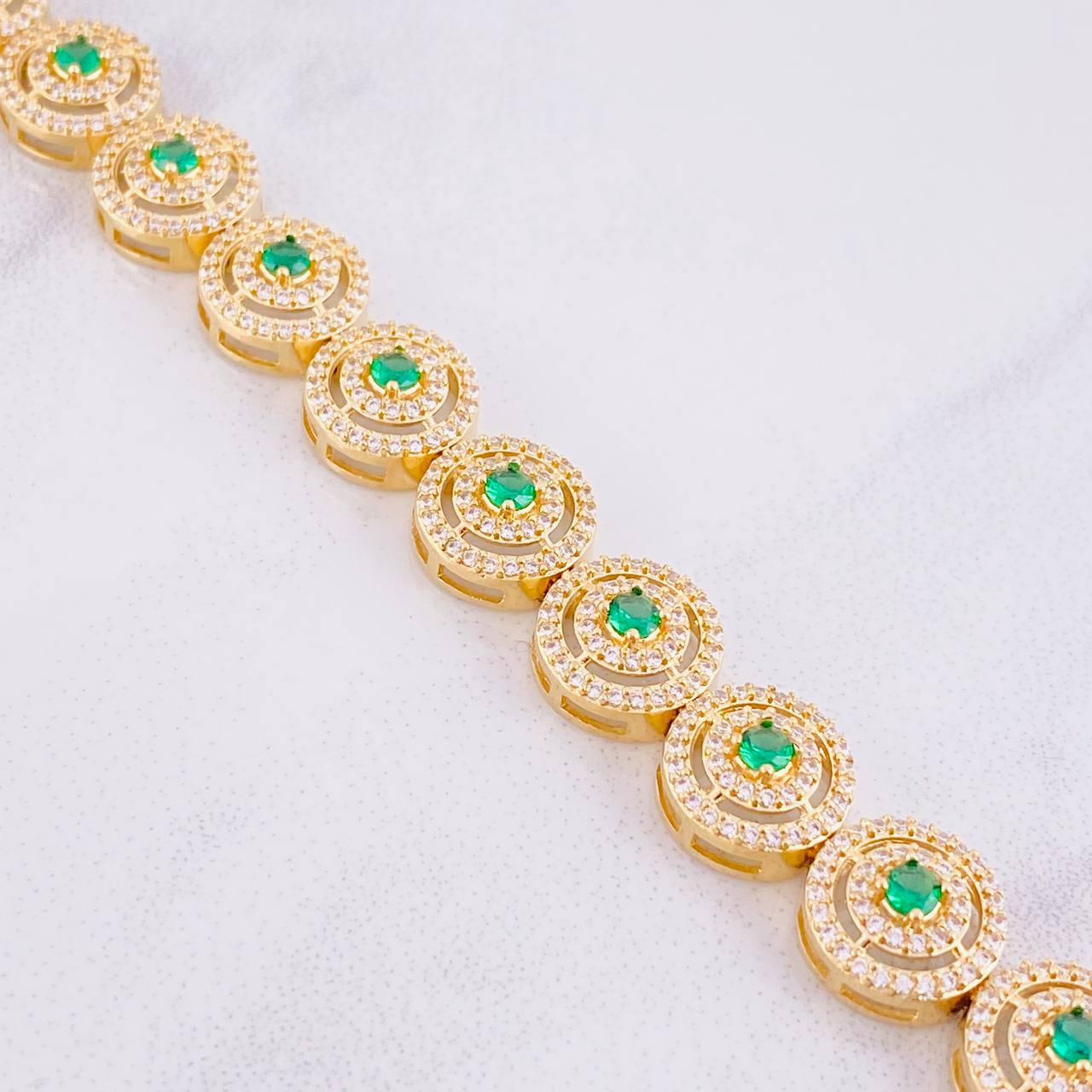 Tennis Bracelet Circular 24.51g / 7 in / 11mm Yellow Gold 18K