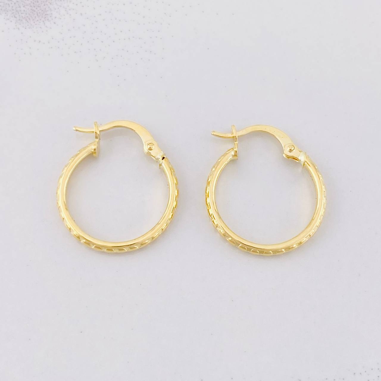 Candongas Serpiente Texturizadas 1.2g / 3/4 in Oro Amarillo 18K