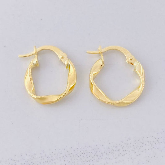 Asby Hoop Earrings 1.2g / 3/4 in 18K Yellow Gold