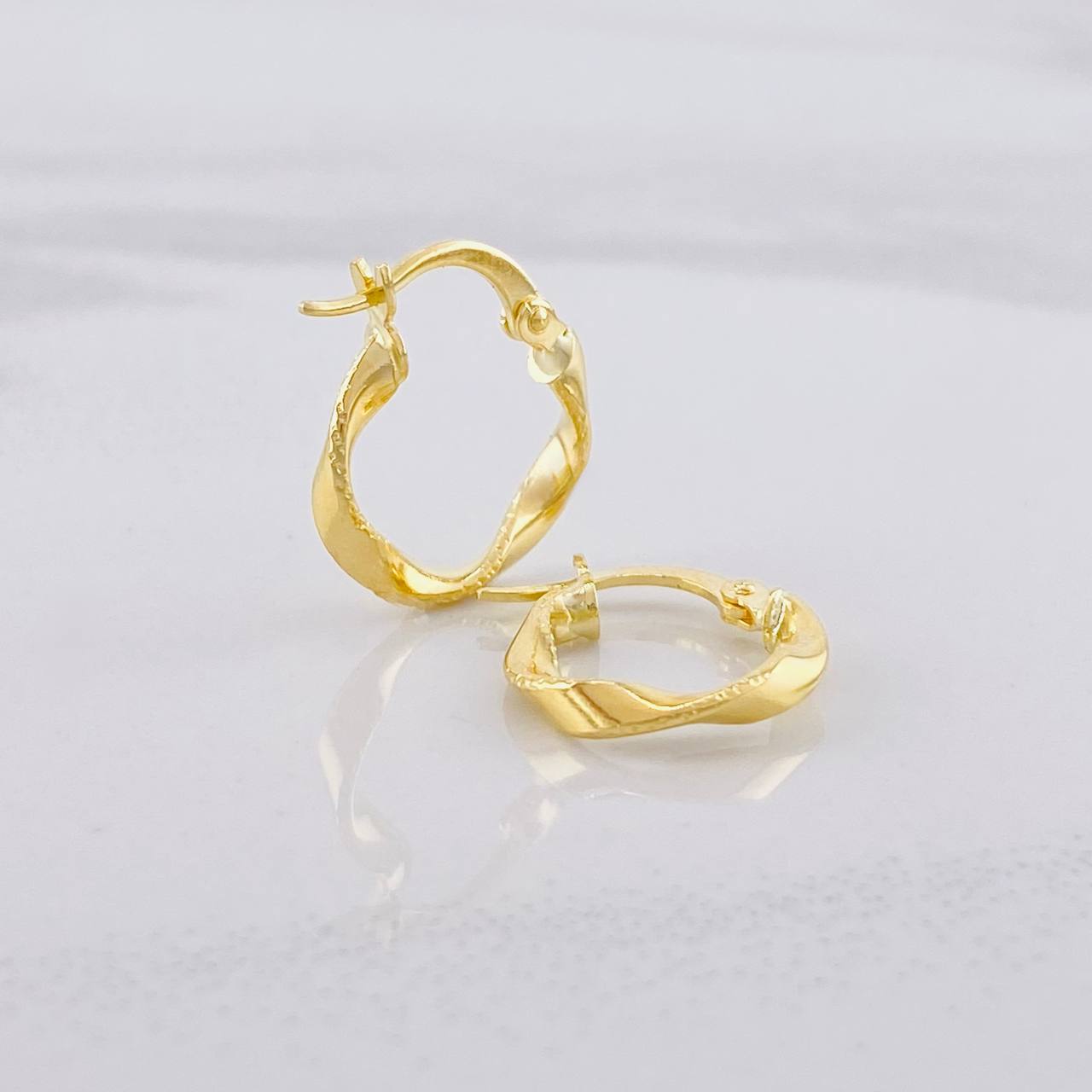 Candongas Asby 1.2g / 1/2 in Oro Amarillo 18K