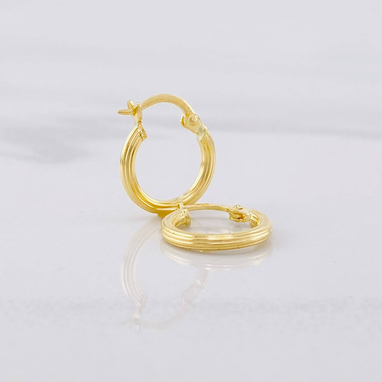 Hoop Earrings Arielle 1.05g / 1/2 in 18K Yellow Gold