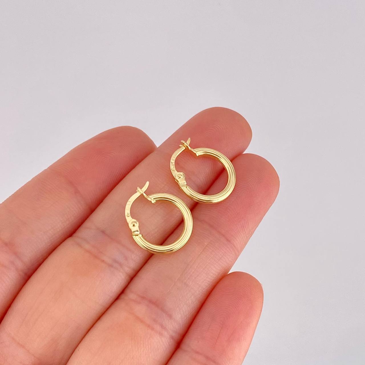 Hoop Earrings Arielle 1.05g / 1/2 in 18K Yellow Gold