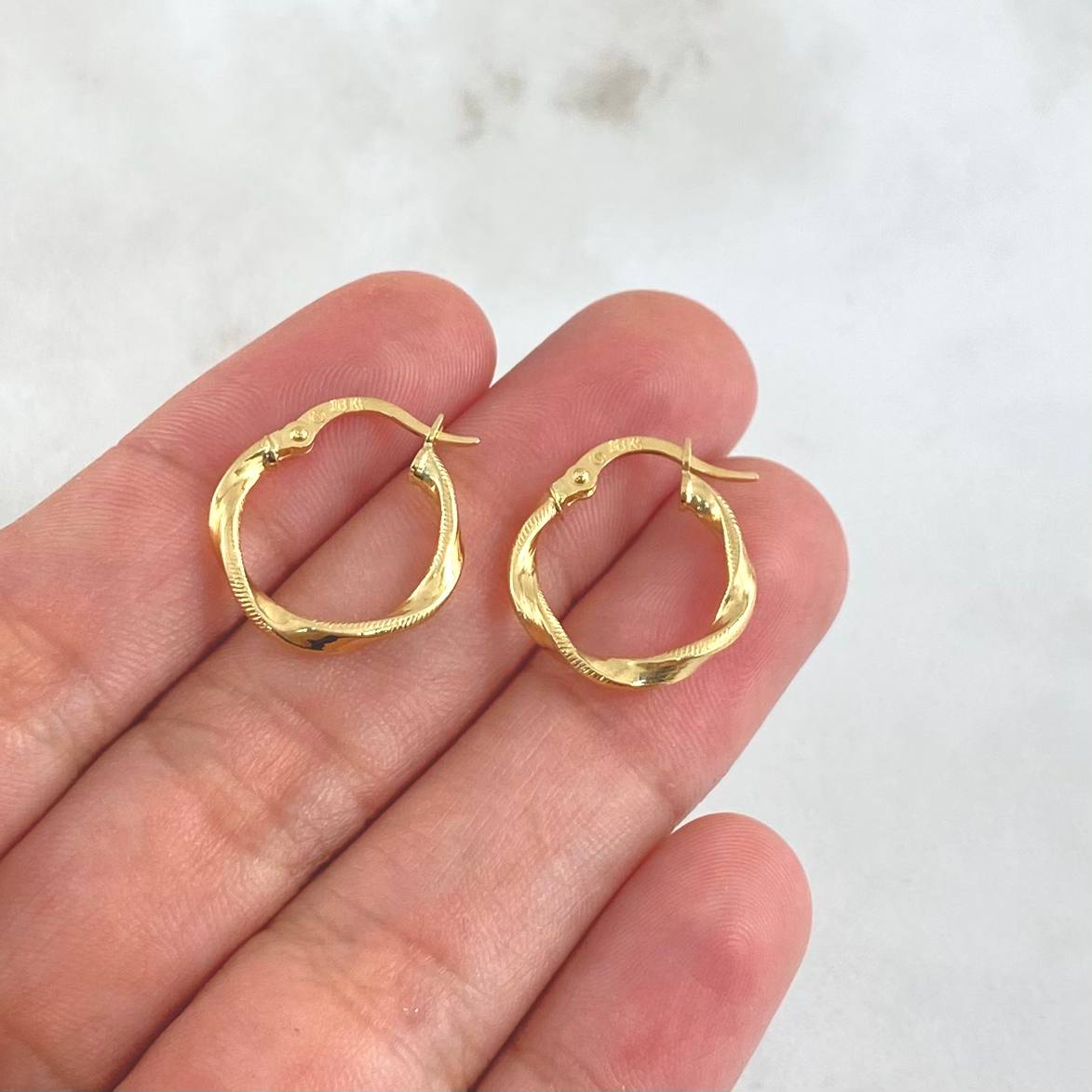 Hoop Earrings Deis 1.25gr / 1.8cm / 18K Yellow Gold *