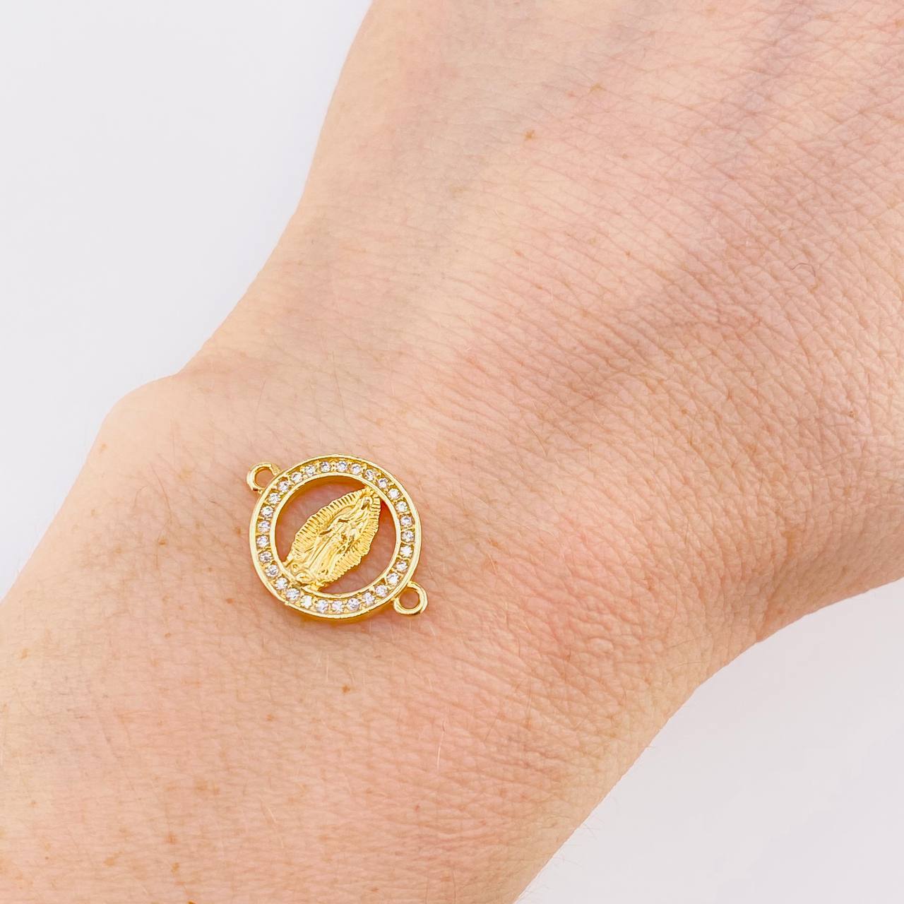 Herraje Circular Virgen Guadalupe Tupida 2.1g / 3/4 in Oro Amarillo 18K
