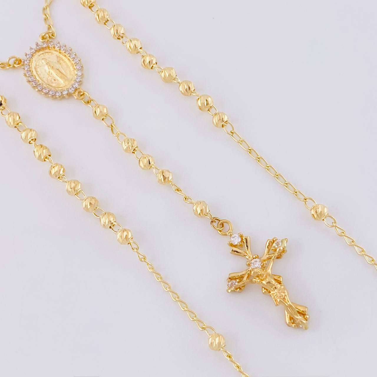 Rosario Virgen Milagrosa Cruz Cristo Diamantado 8.95g / 20 in / 3.4mm Oro Amarillo 18K