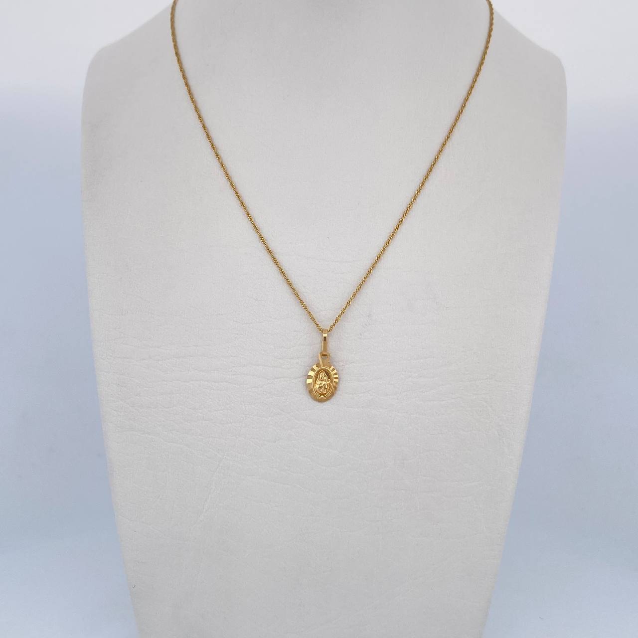Set Cadena Singapur 1.1gr/45.1cm/0.7mm + Dije Virgen Del Carmen 0.65gr/1.5cm Diamantado Oro Amarillo 18K (Oferta) $