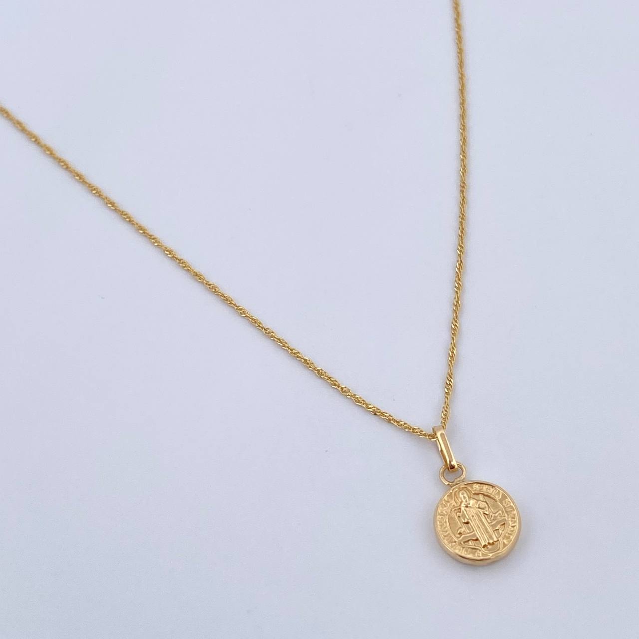 Set Singapore Chain 1.05gr / 45cm / 0.7mm + Pendant / 0.45gr / 1.4cm Stamped Yellow Gold 18K (Offer) $